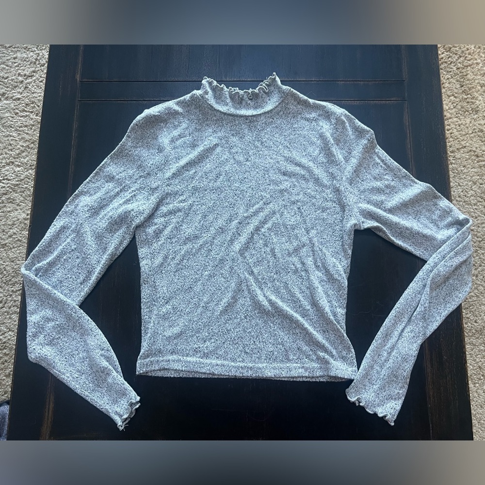 PacSun Cropped Lettuce Edge Turtle Neck